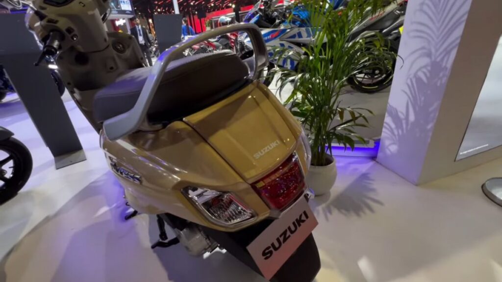 2025 new suzuki access 125 rear view