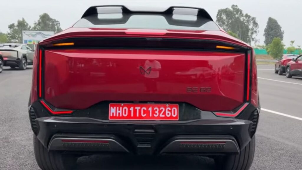 mahindra be 6 rear view