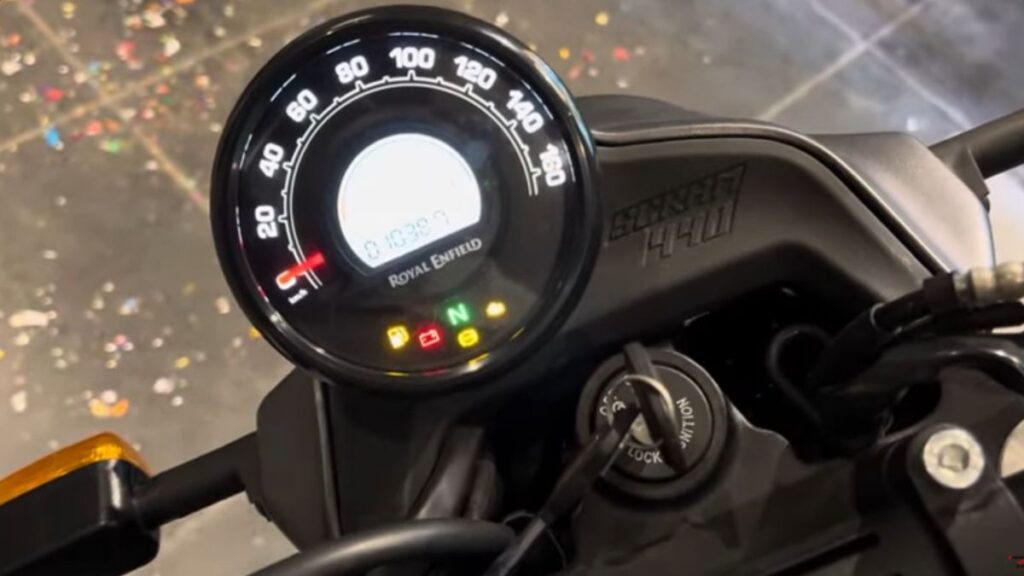 royal enfield scram 440 features